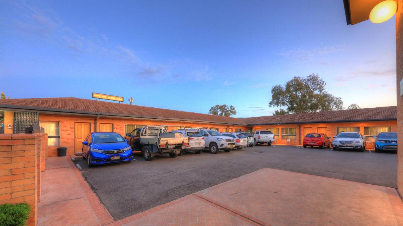 Cousins Motor Inn Inverell Exterior photo